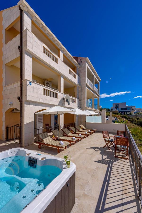 קאבטאט Apartments Mrkan מראה חיצוני תמונה