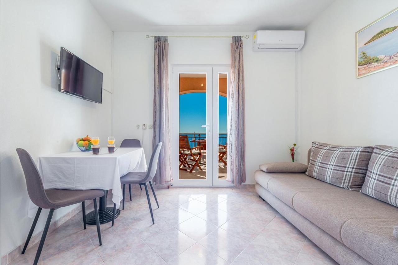 קאבטאט Apartments Mrkan מראה חיצוני תמונה