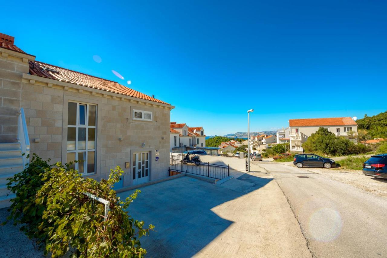 קאבטאט Apartments Mrkan מראה חיצוני תמונה
