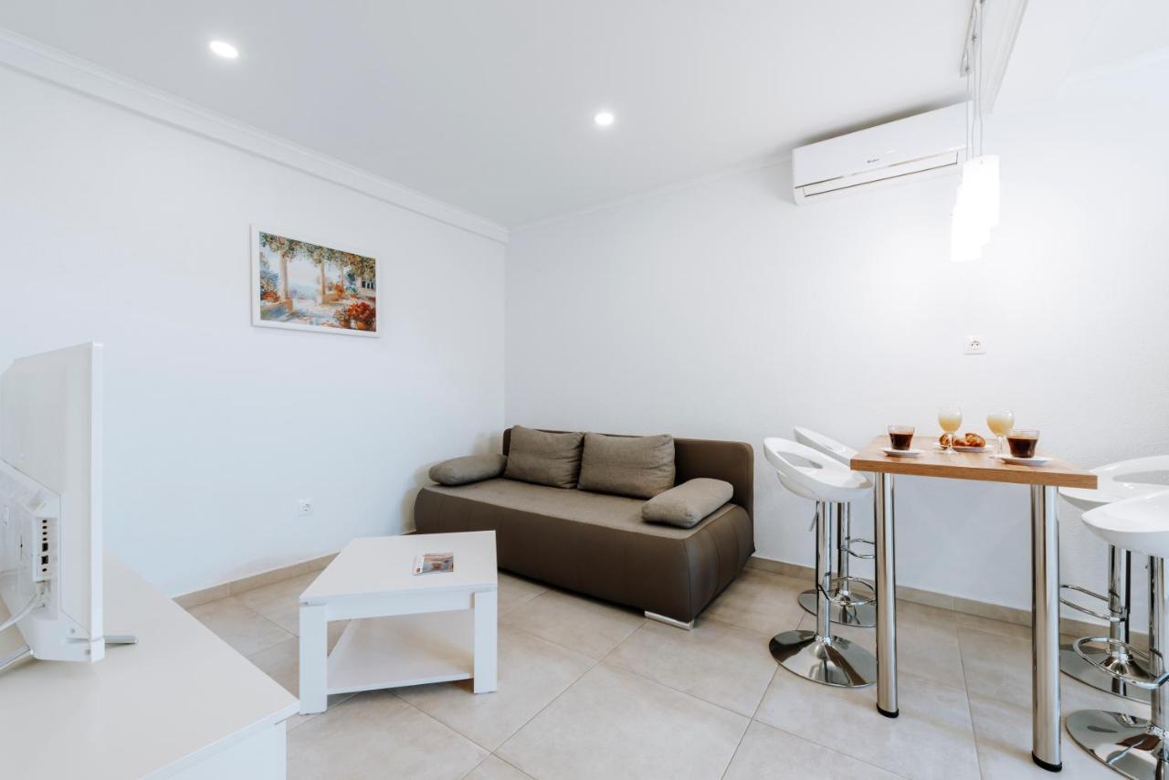 קאבטאט Apartments Mrkan מראה חיצוני תמונה